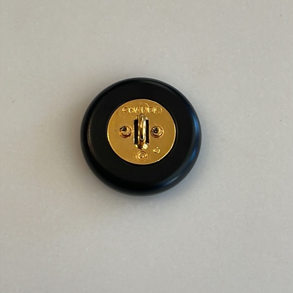 Chanel Black Button w/ Gold CC Round Shank Button - Picture 3 of 5